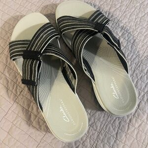 Clarks Women's Cloudsteppers Arla Wave Sandals Sz 10 black cream NEW